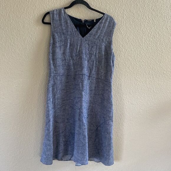 TAHARI Dress Womens 12 Blue Linen Chambray Elliot Fit & Flare Floral Stitch - Picture 2 of 8